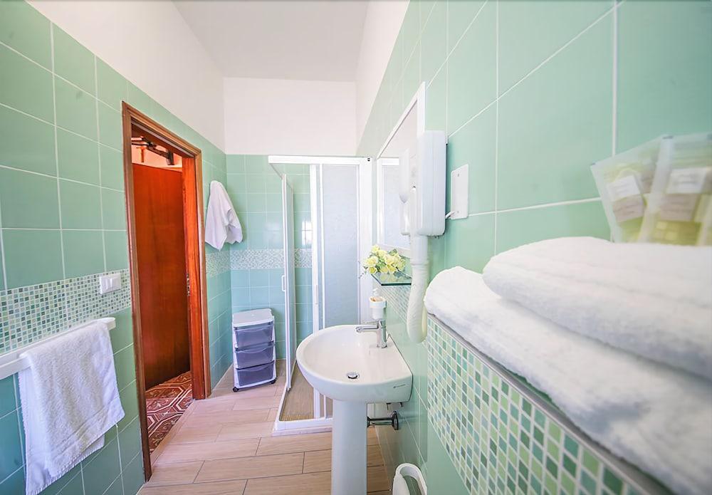וילה מרינה Hotel Santa Martina מראה חיצוני תמונה