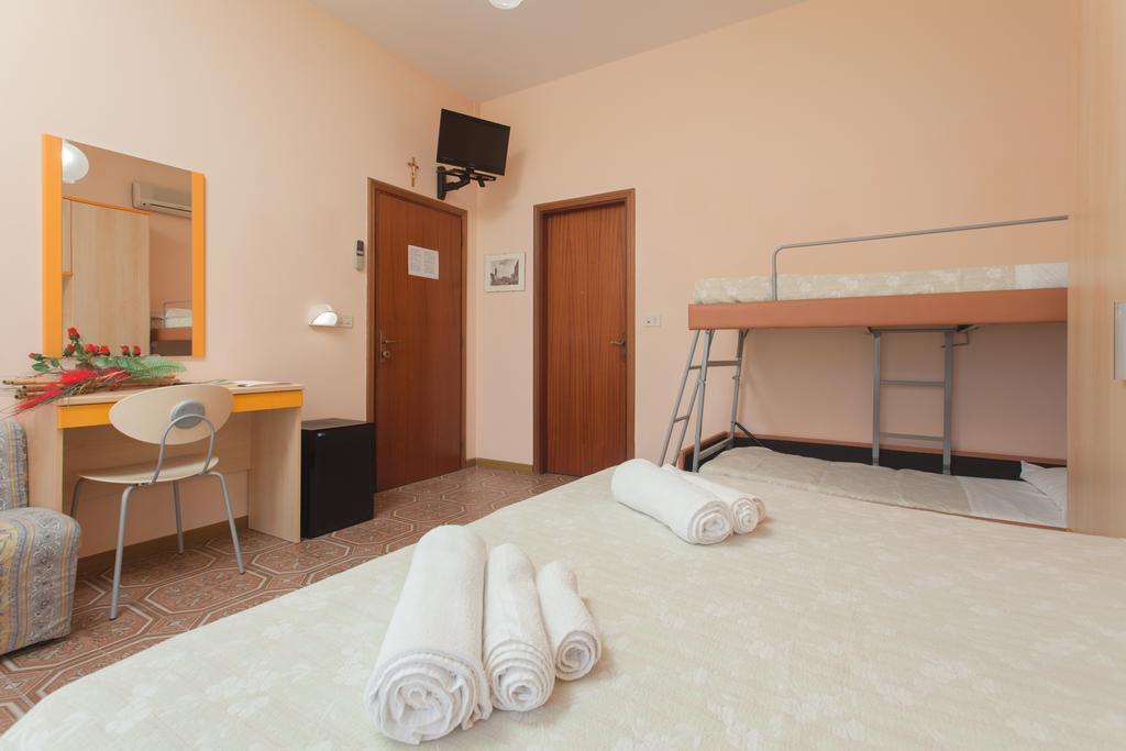 וילה מרינה Hotel Santa Martina מראה חיצוני תמונה